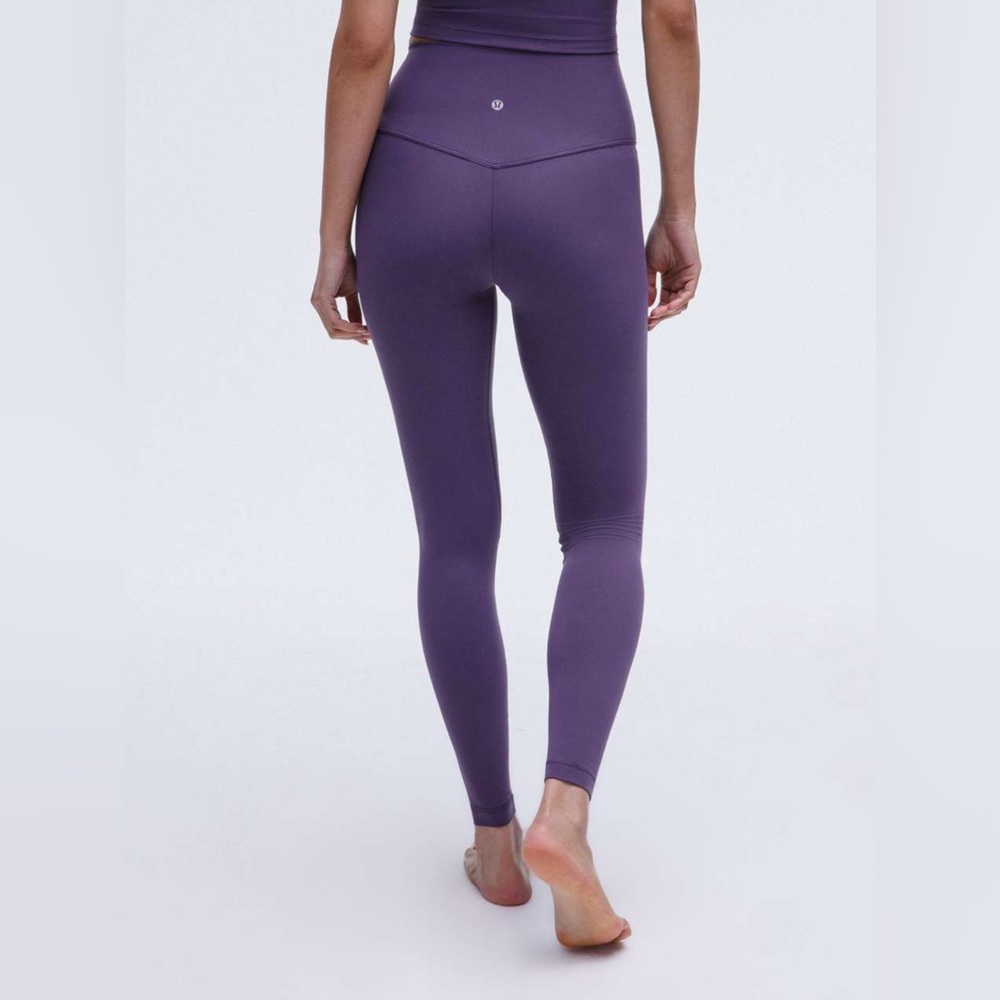 Lululemon Align High-Rise Pant 28"
Nightfall Sz 6